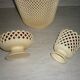 Lot de vases Emsa rouge et beige, pique fleurs, cache pot et une coupe
