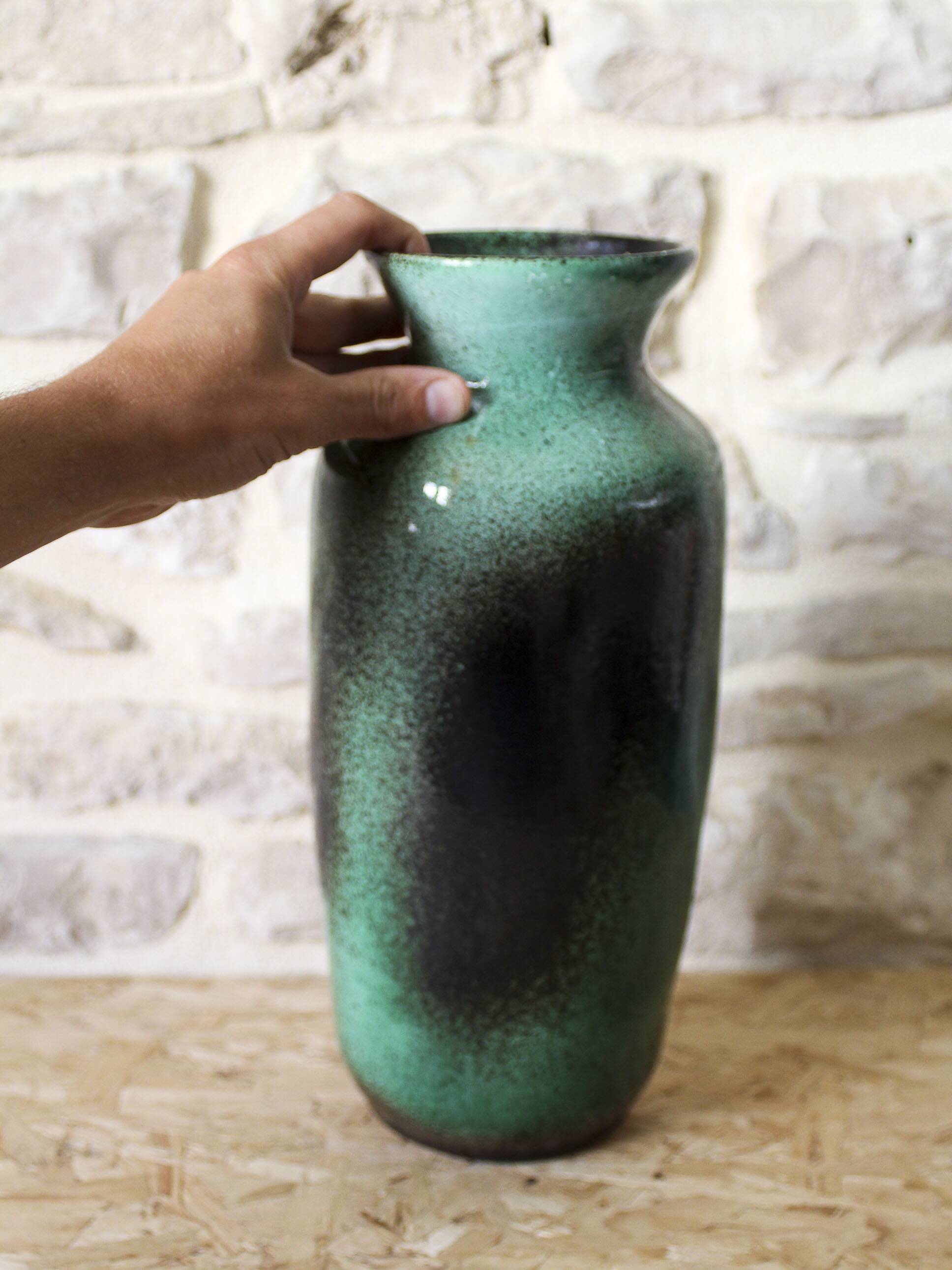 Idlas ceramic vase