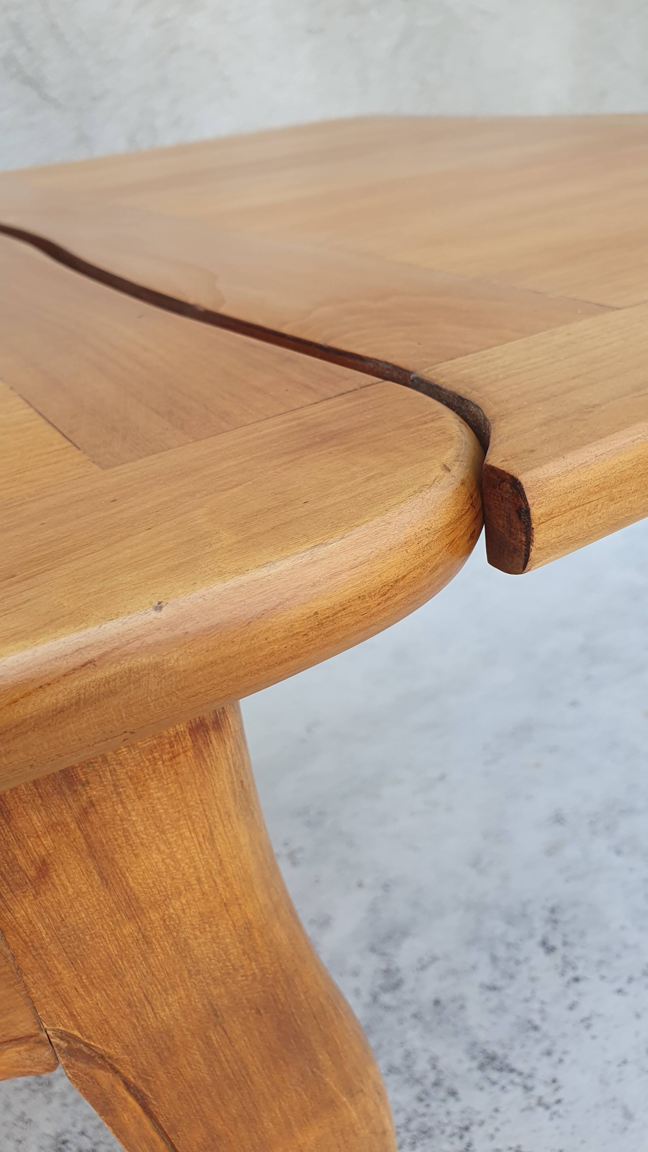 Extendable table