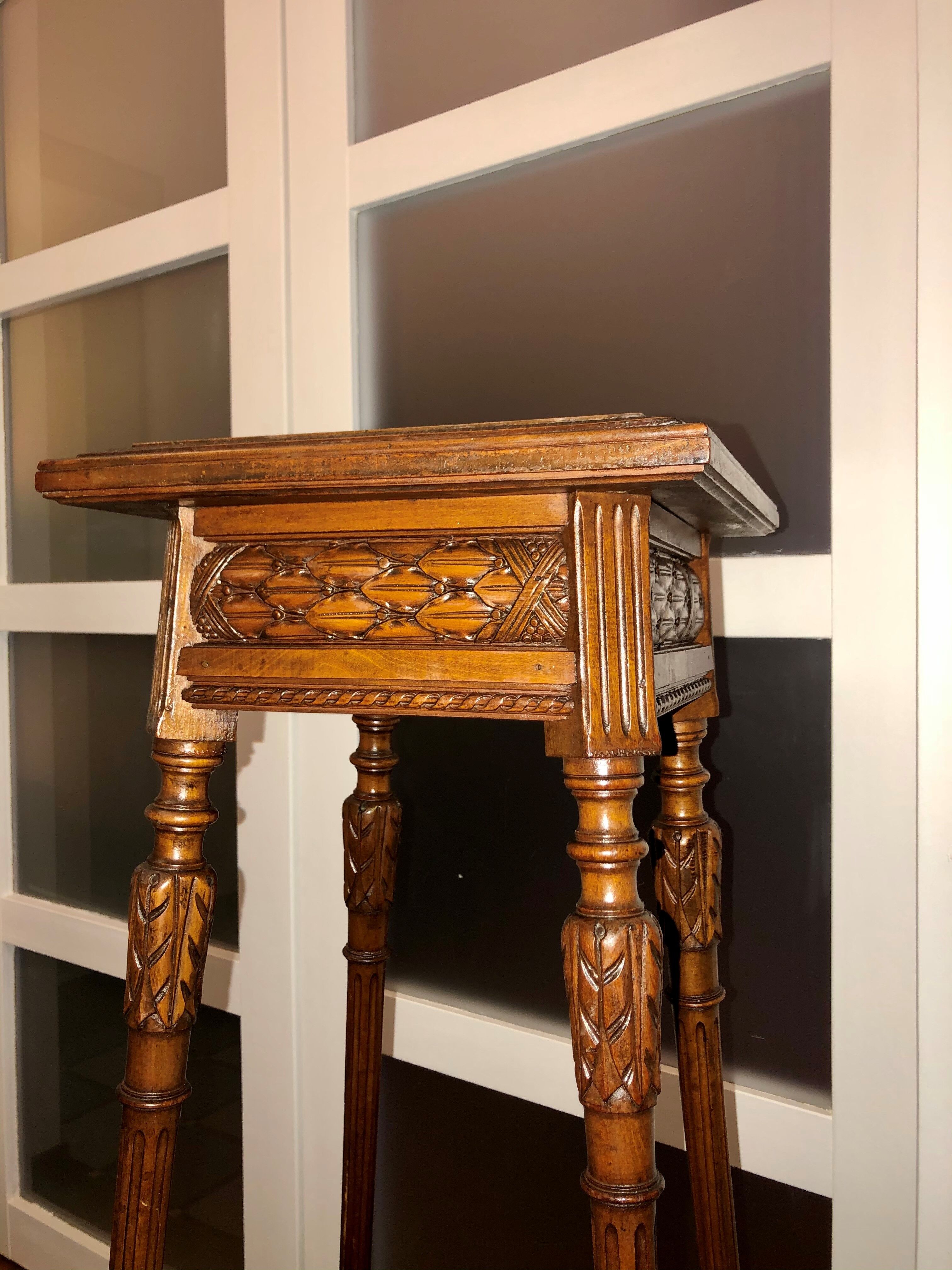 Large Square Saddle Louis XVI Style