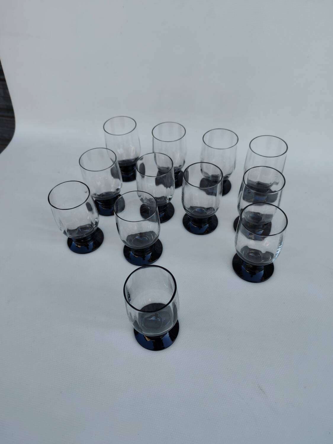 12 medium glass cups from the Art Deco period, by Daum Nancy.