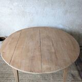 Round farm table