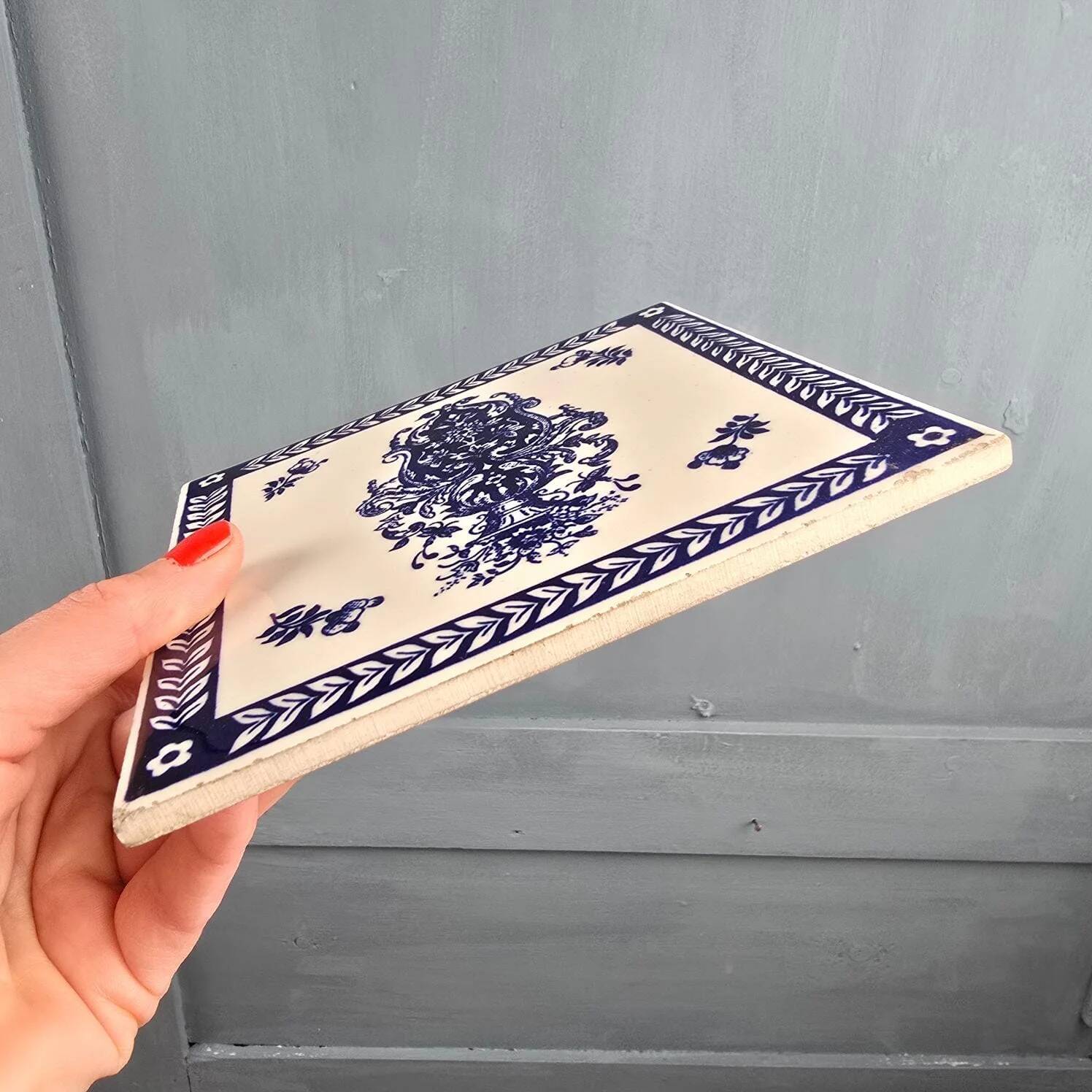 Large antique gien blue and white tile – vintage decorative earthenware 15x15 cm