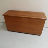 Vintage chest