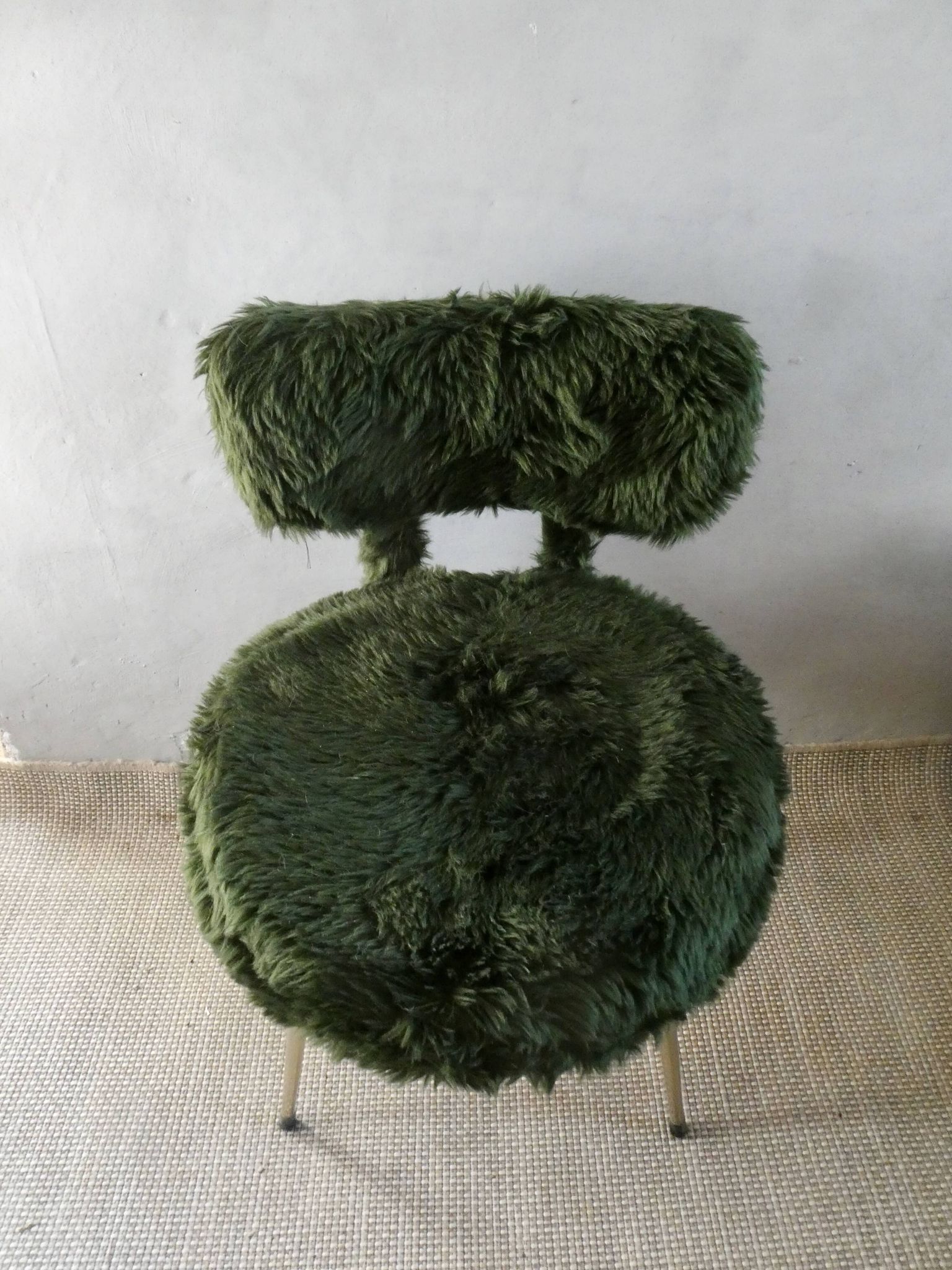 Chaise et tabouret tripode "moumoute" marque Pelfran, vers 1970