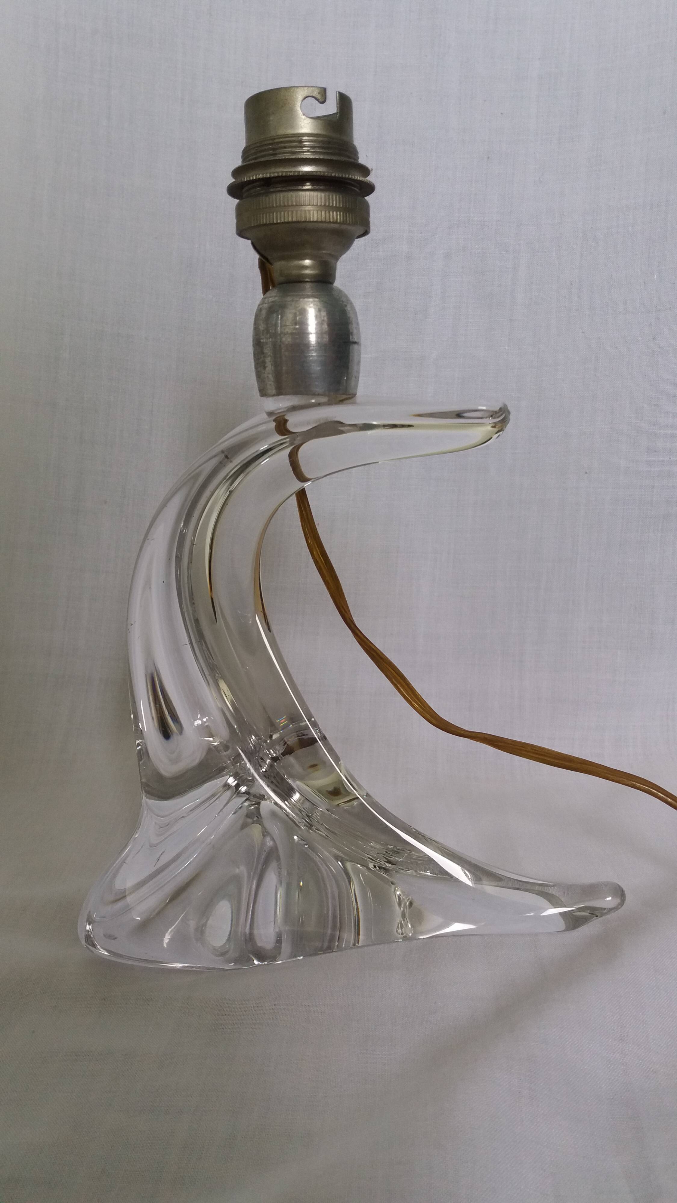 Saint-Louis crystal lamp with a free-form wave base.