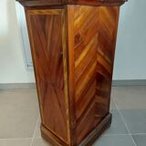 Antique chest of drawers