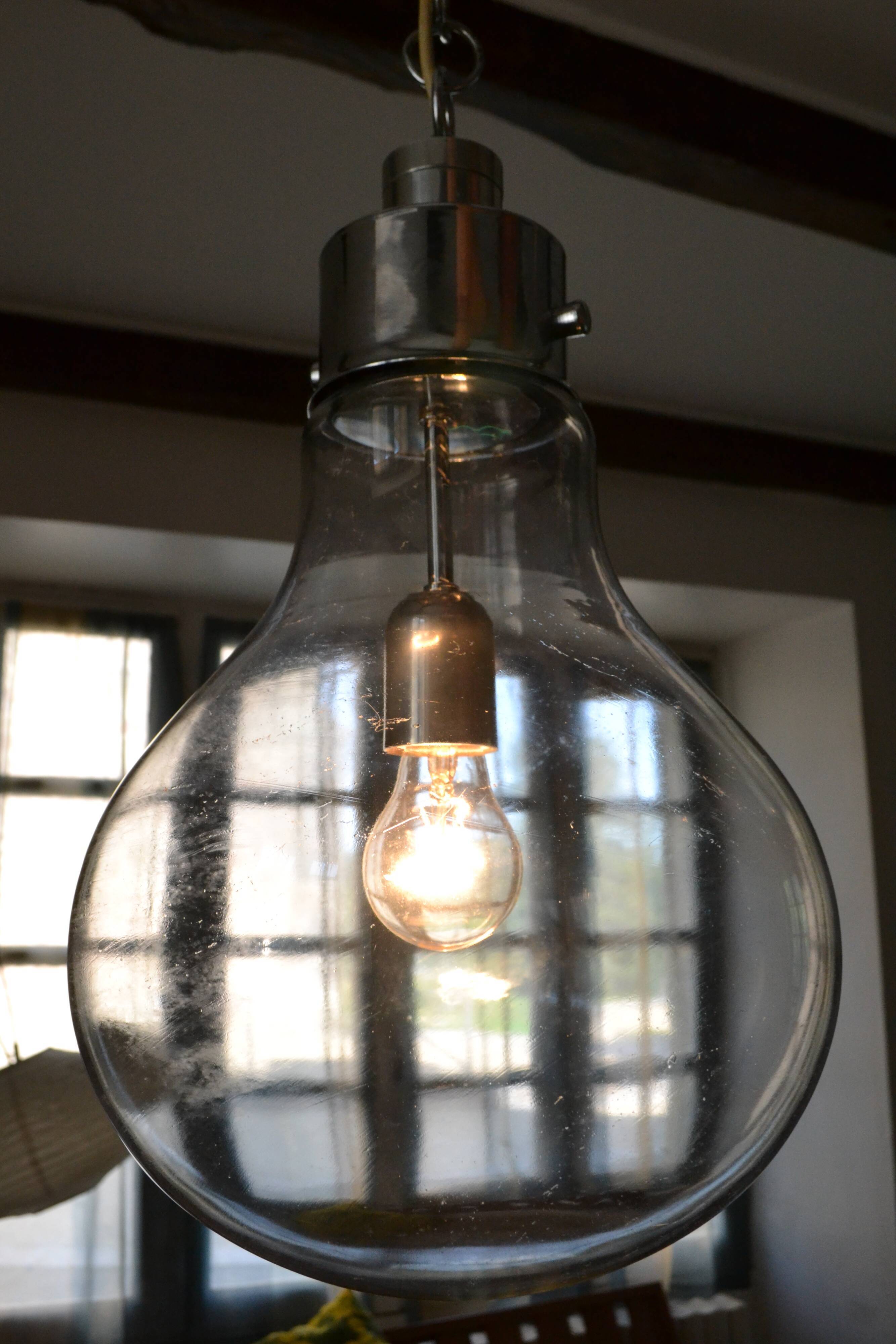 Suspension bulb Delmas