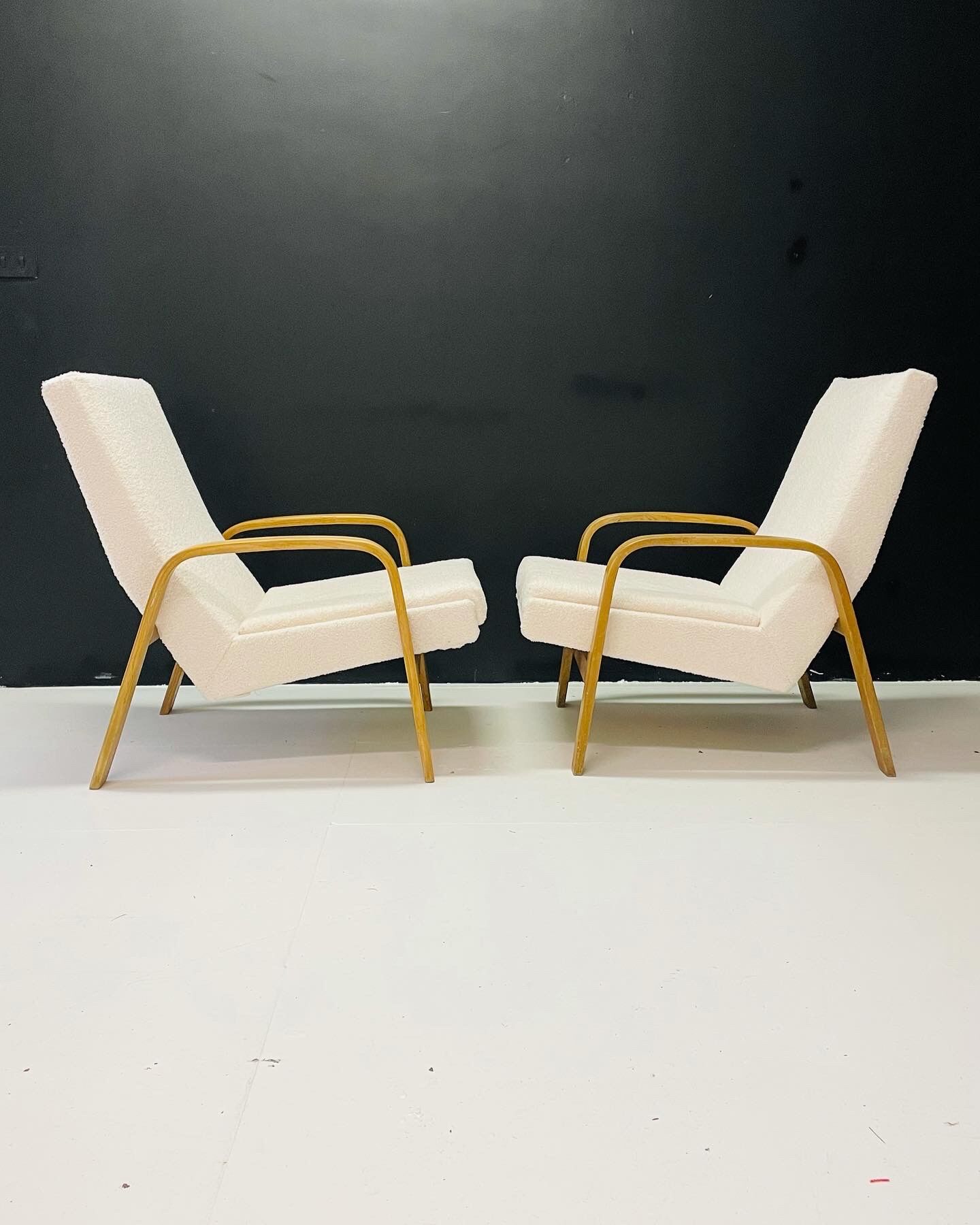 Paire de fauteuils steiner