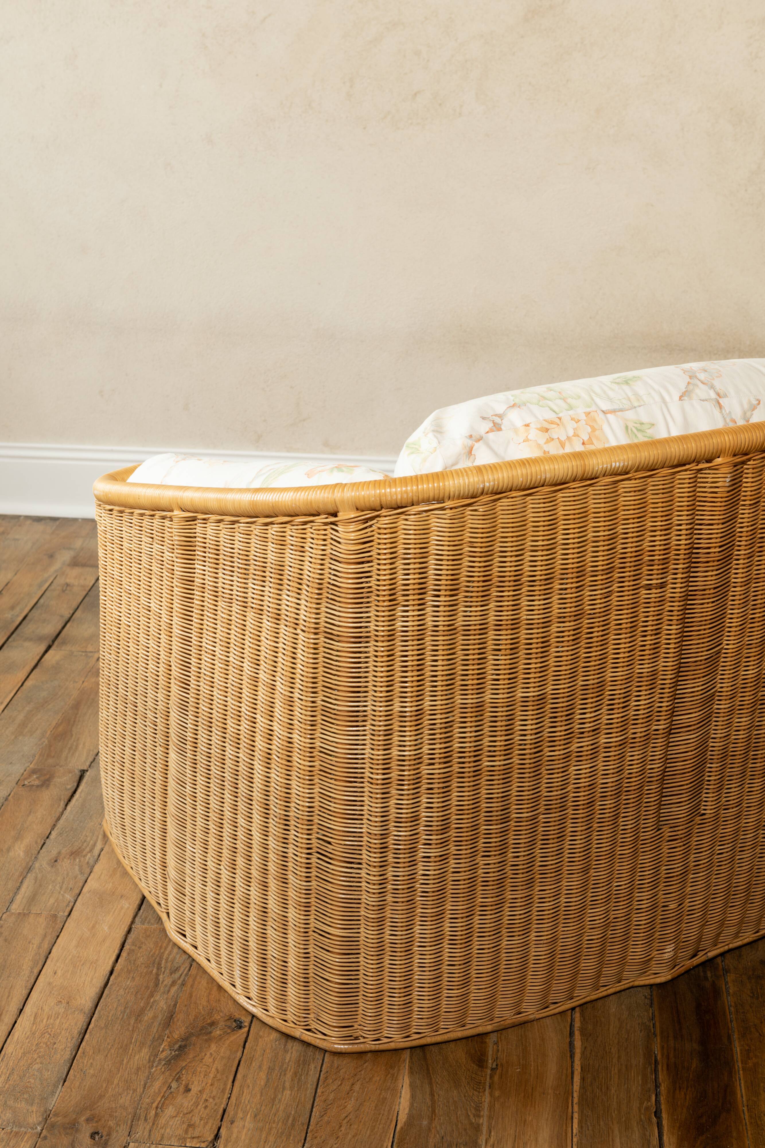 Two-seater rattan bench
