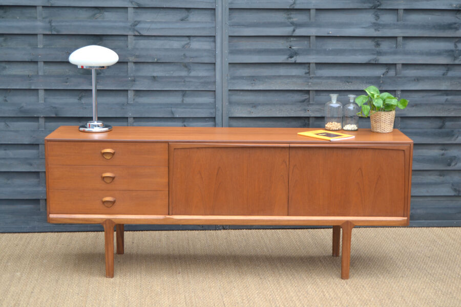 Enfilade en teck blond par McIntosh
