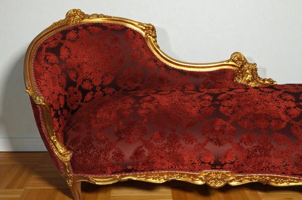 Banquette style Louis XV Rouge & doré, bois d'hêtre sculpté et dentelle