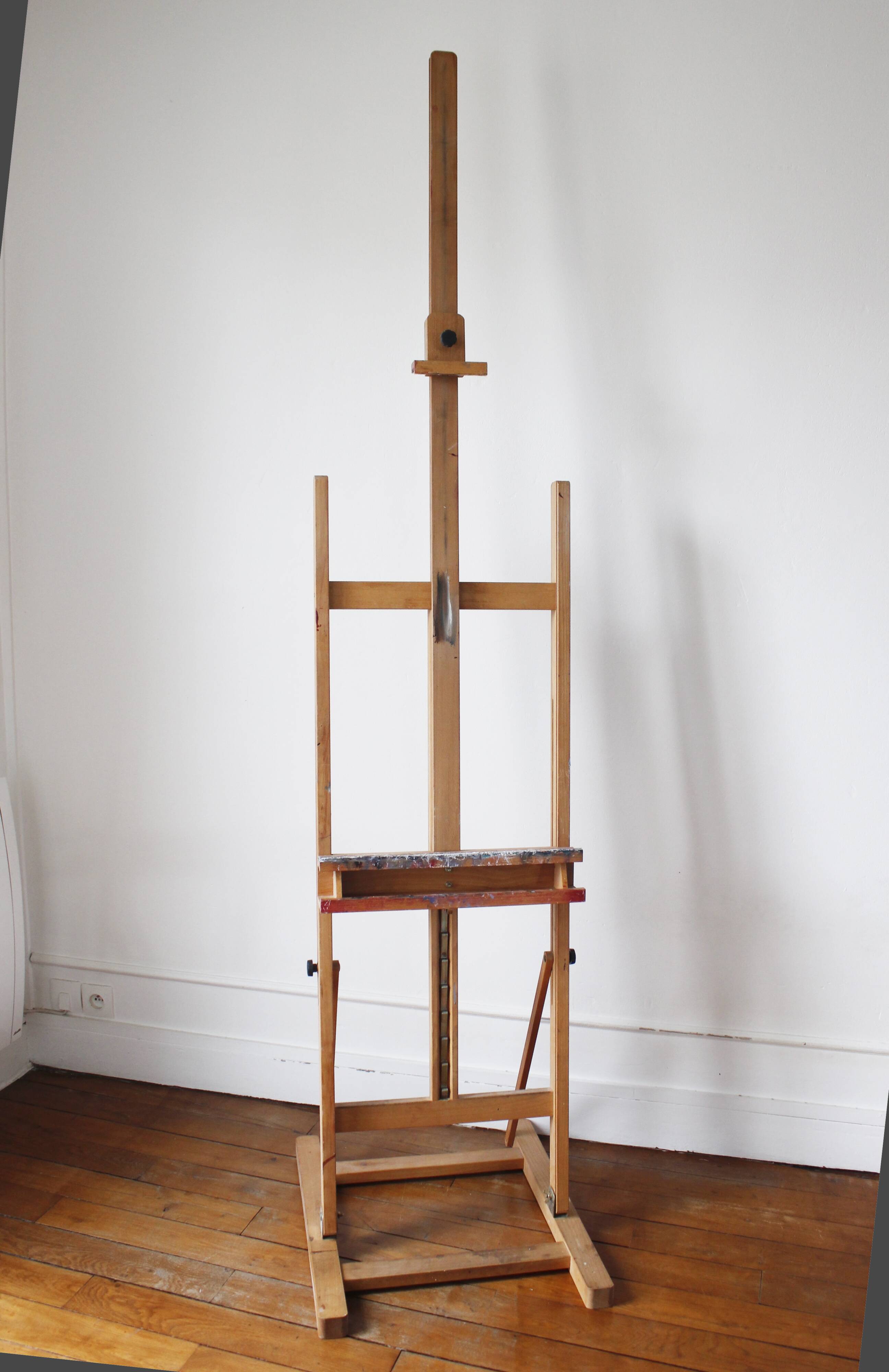 Easel and blank canvases x3