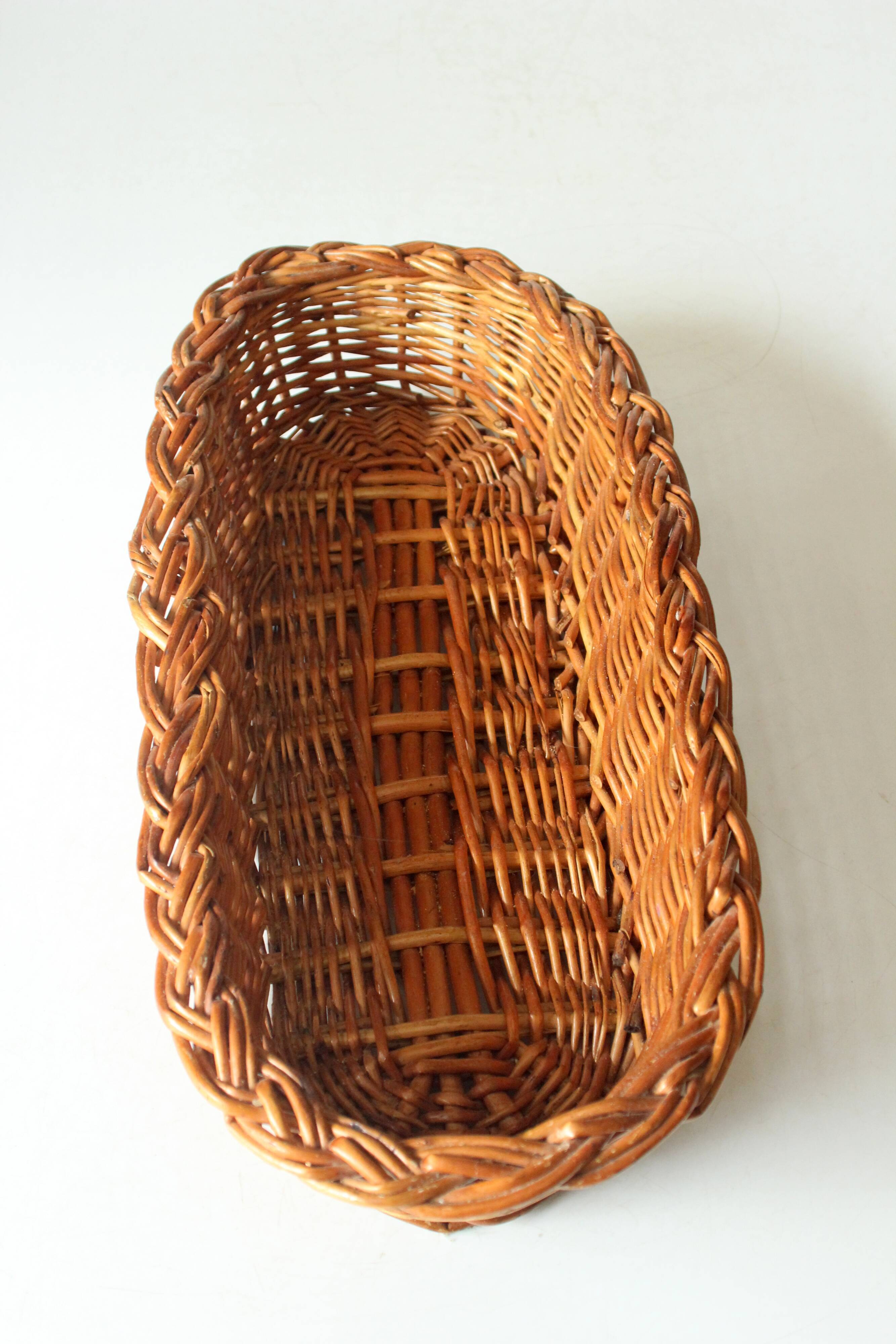 Wicker bread basket, braided, handmade, vintage from the 1970s