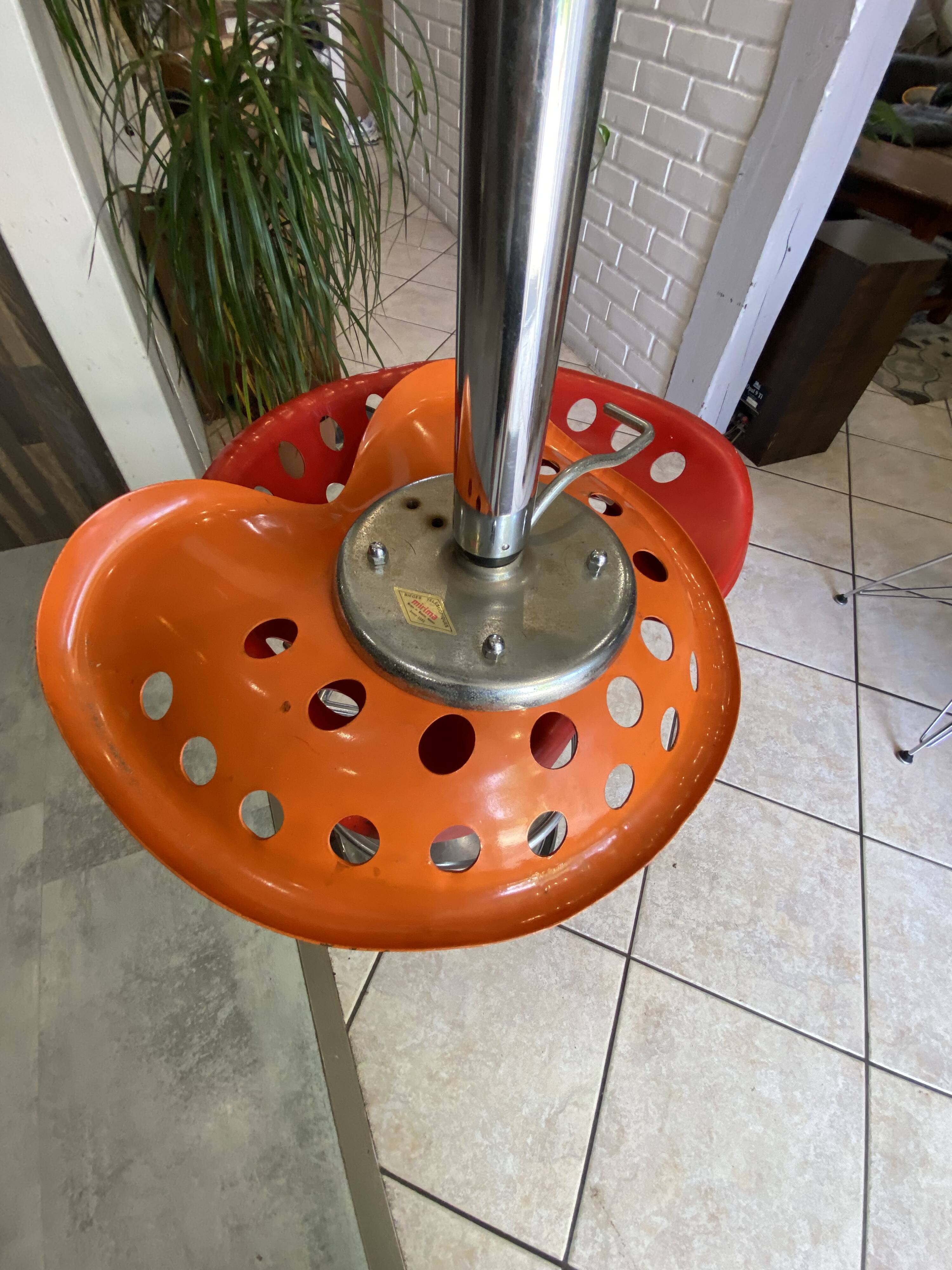 Orange tractor stool Pivoting mower Etienne Fermigier mirima 70