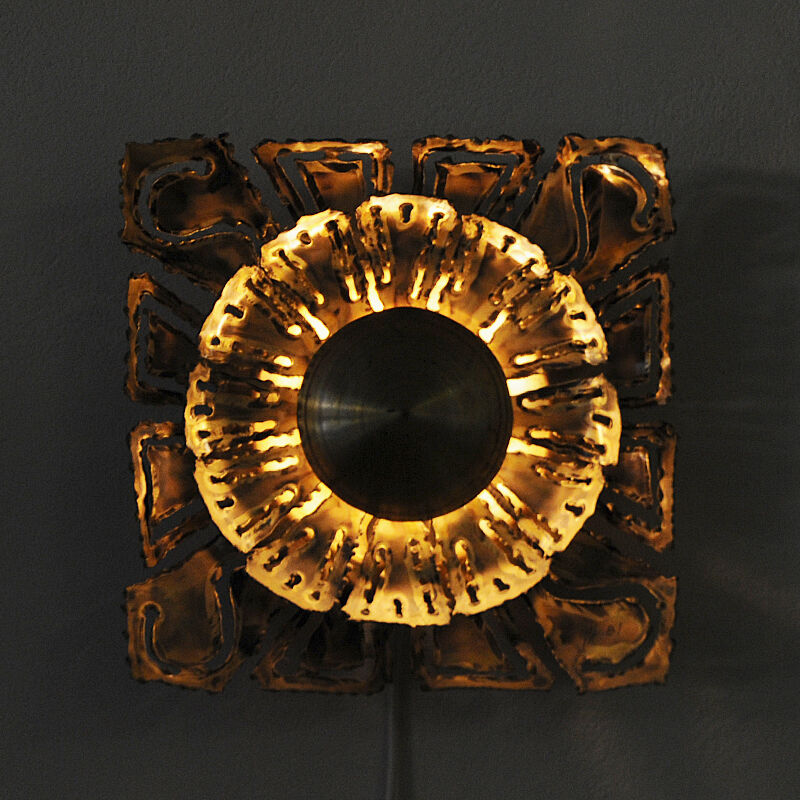 Swedish Brutalist Brass Flower wall lamp by Ingemar Alinder, Lerum 1980s
