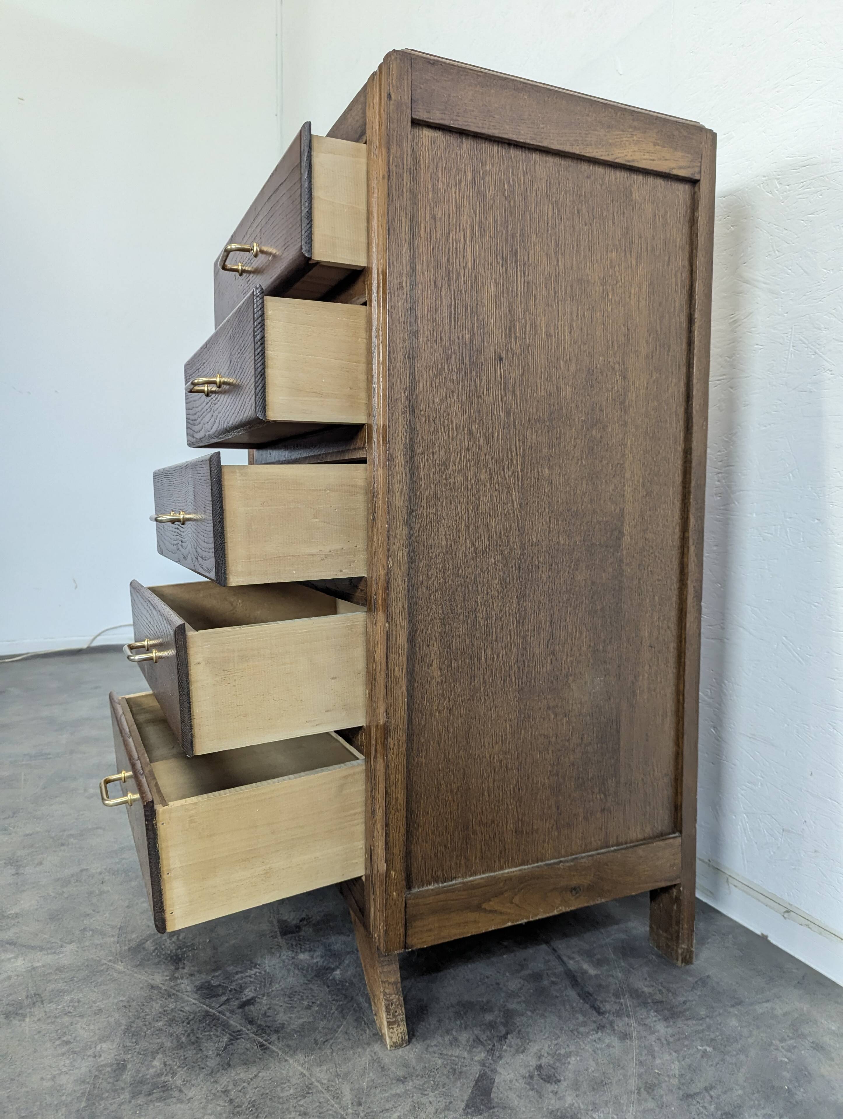Chiffonier de style Reconstruction pieds compas