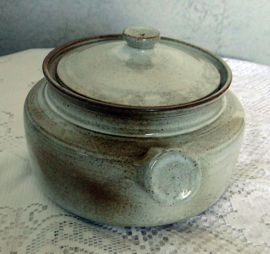 Soup tureen or vegetable dish with glazed ceramic lid