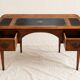 Bureau vintage façade galbée, cuir noir, bronze –compartiments secrets