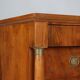 Commode Empire en noyer avec incrustations en laiton