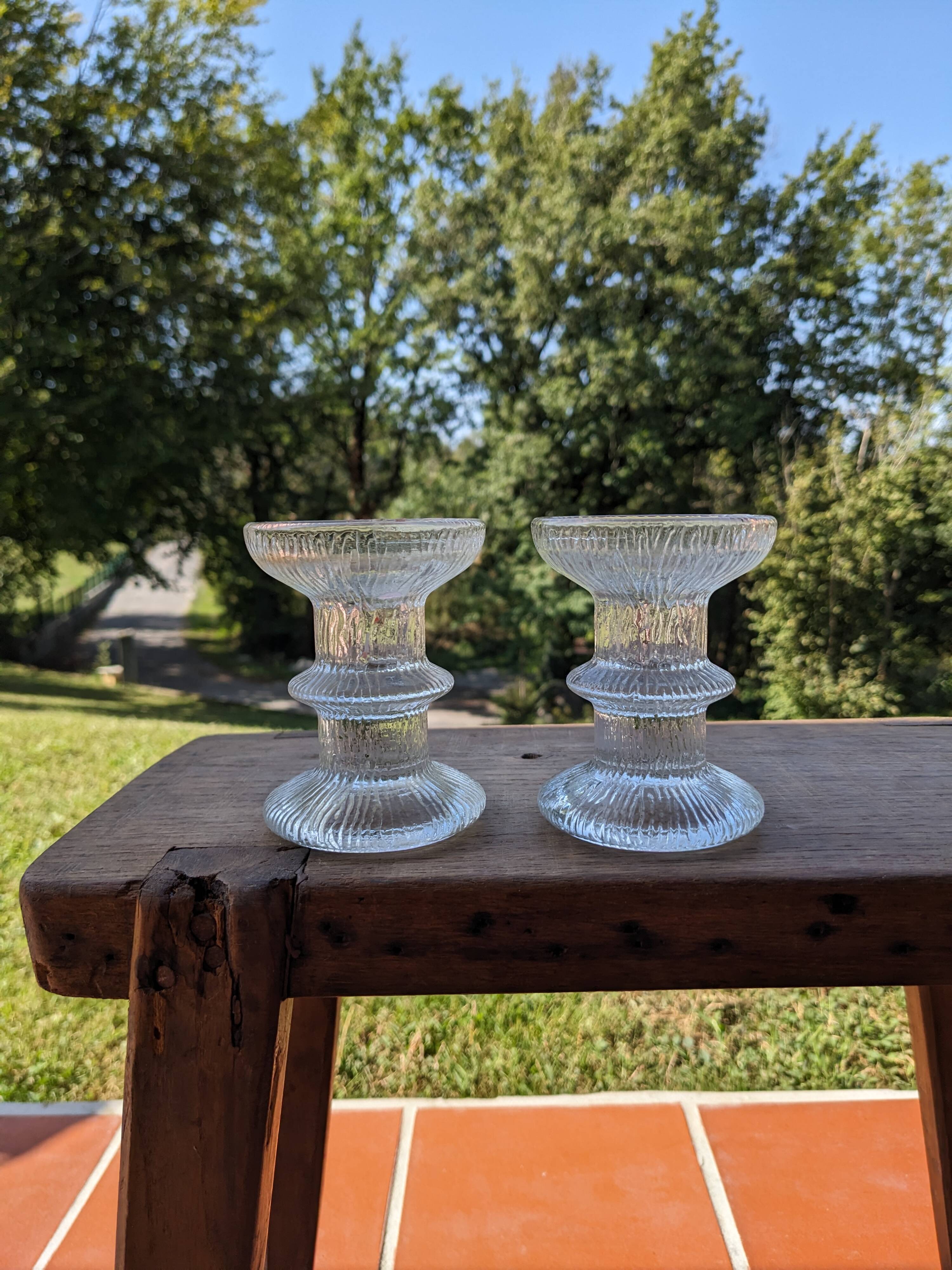 Pair of Luminarc candlesticks in chiseled glass.