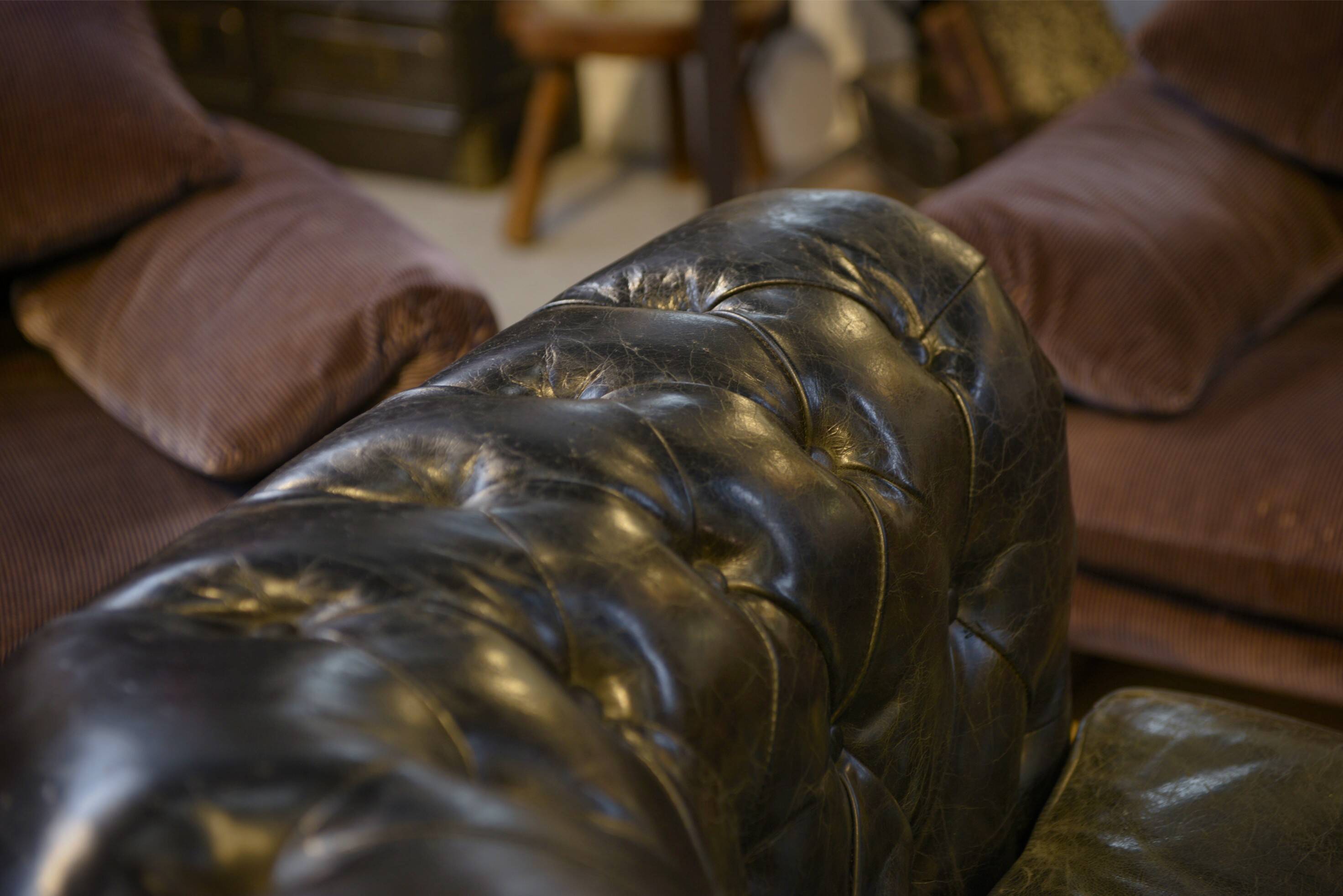 Chesterfield 3-seater sofa in black leather