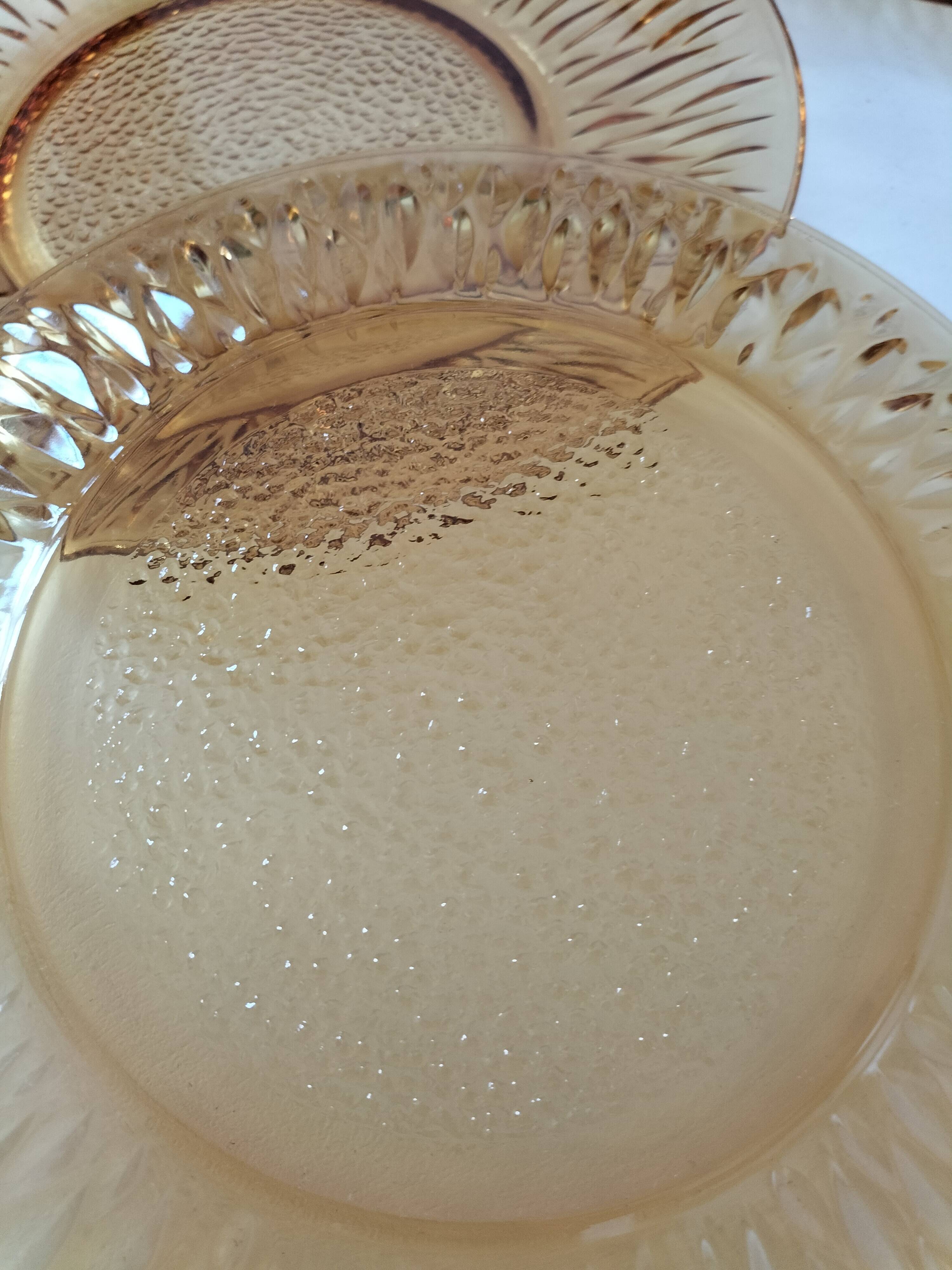 Set of 6 pressed glass dessert plates with sunflower motif Vereco