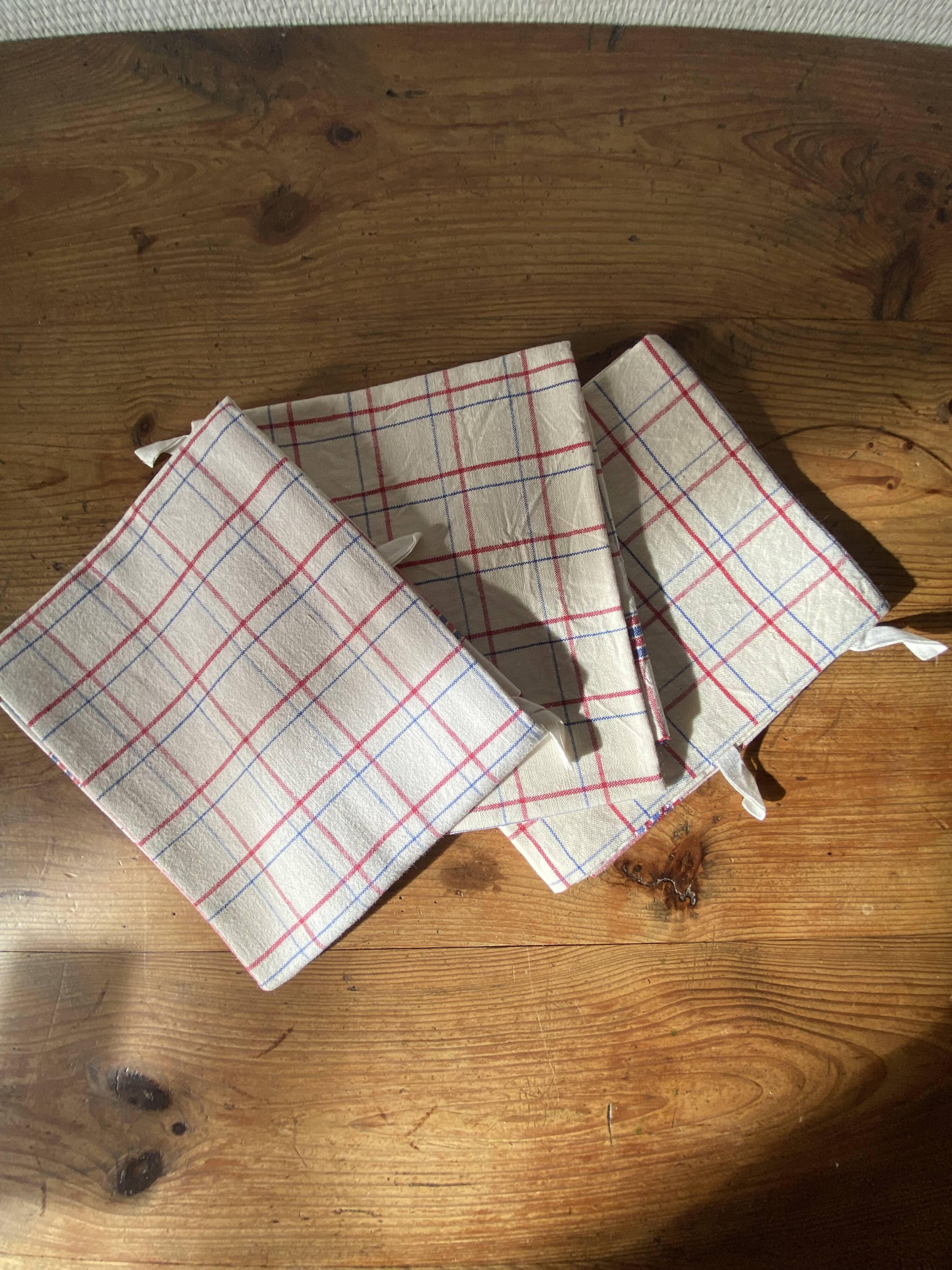 set of 3 large vintage checkered tea towels, new condition