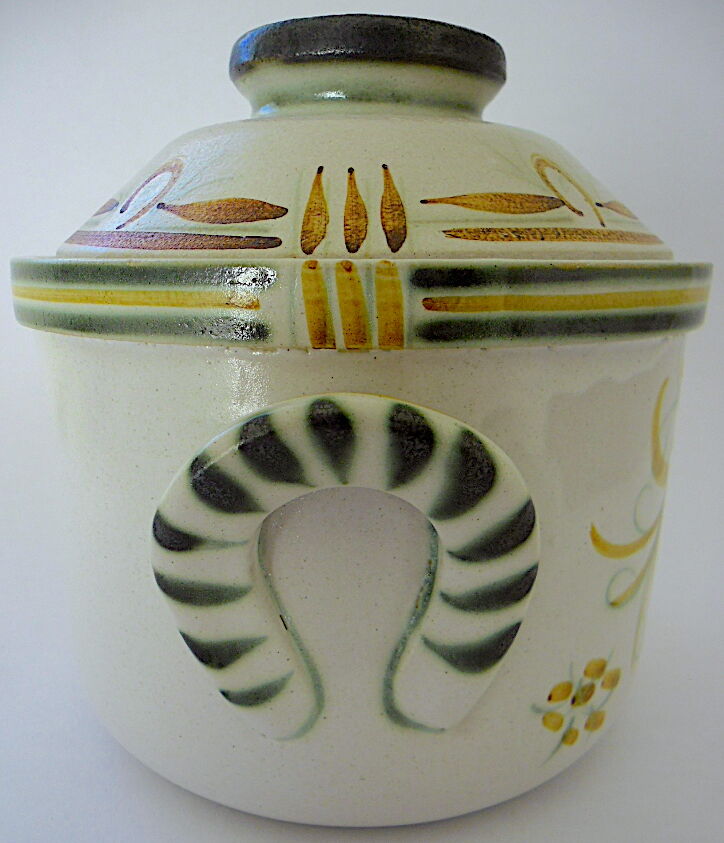 Covered sandstone pot, model G6, Kéraluc à Quimper