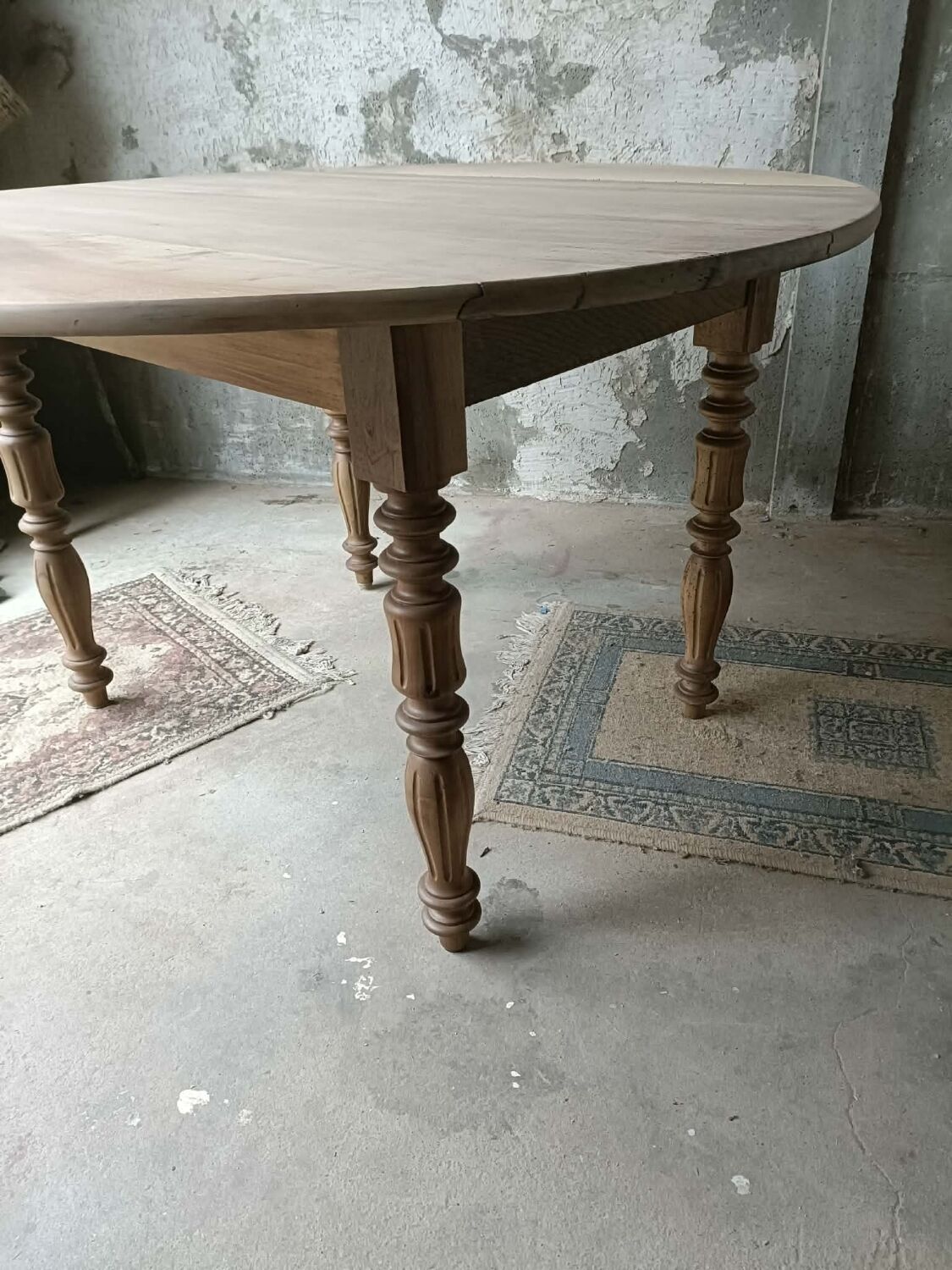 Round table