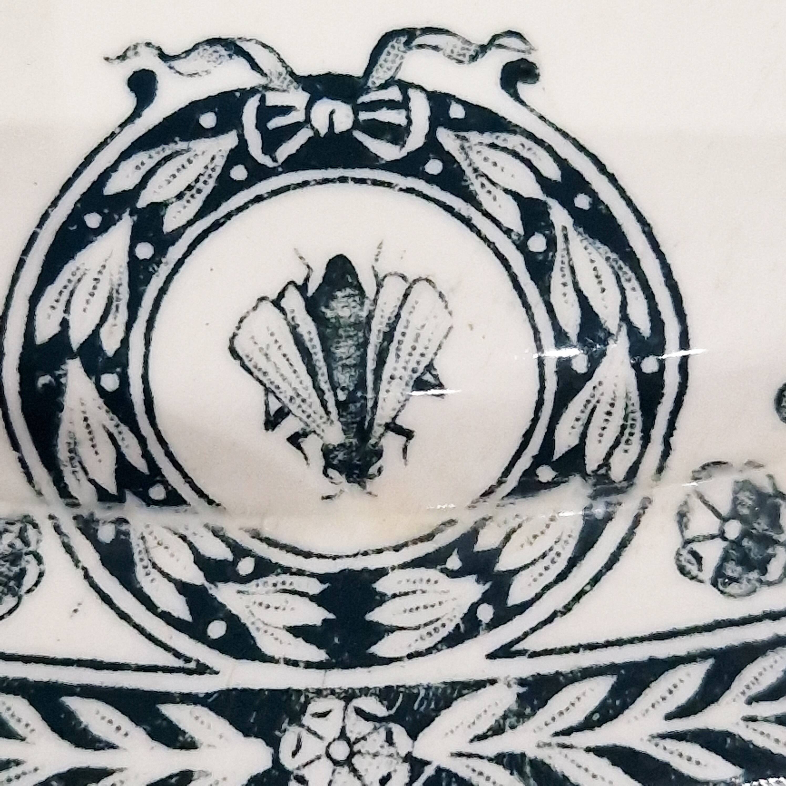 Petite soupière rare terre de fer ancienne salins rigal ameline motif cambaceres décor bleu abeilles