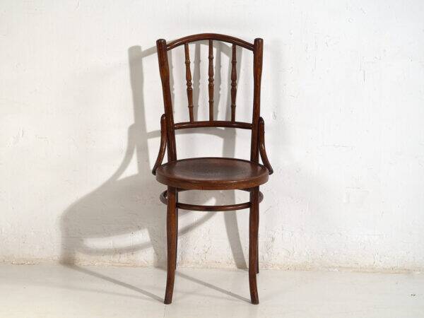Antique Parisian café-style chairs (c. 1920). Set of 6, no. 3