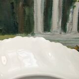 Scallop-shaped pocket emptier