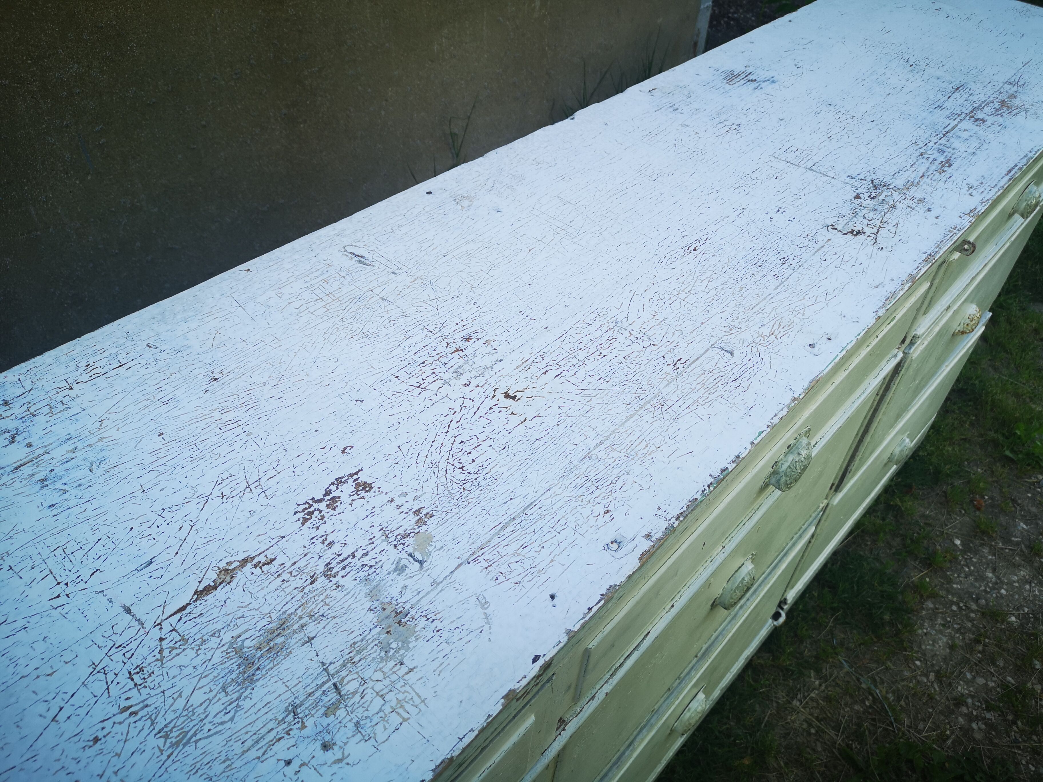 White craft furniture