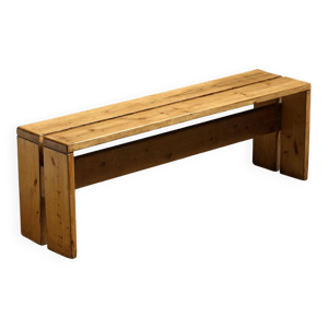 Banc en pin massif, Les