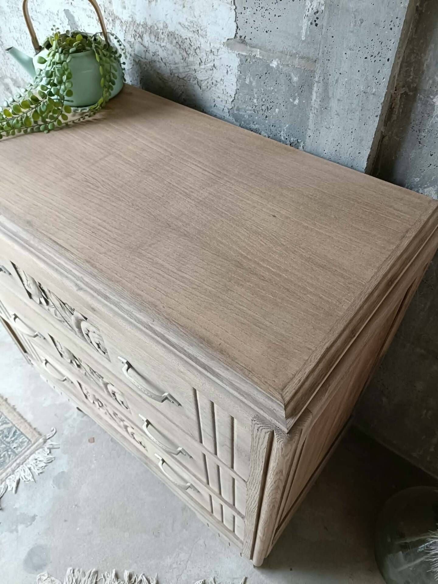 Art Deco chest of drawers