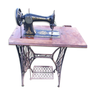 Singer sewing machine accessories and manual from 1911