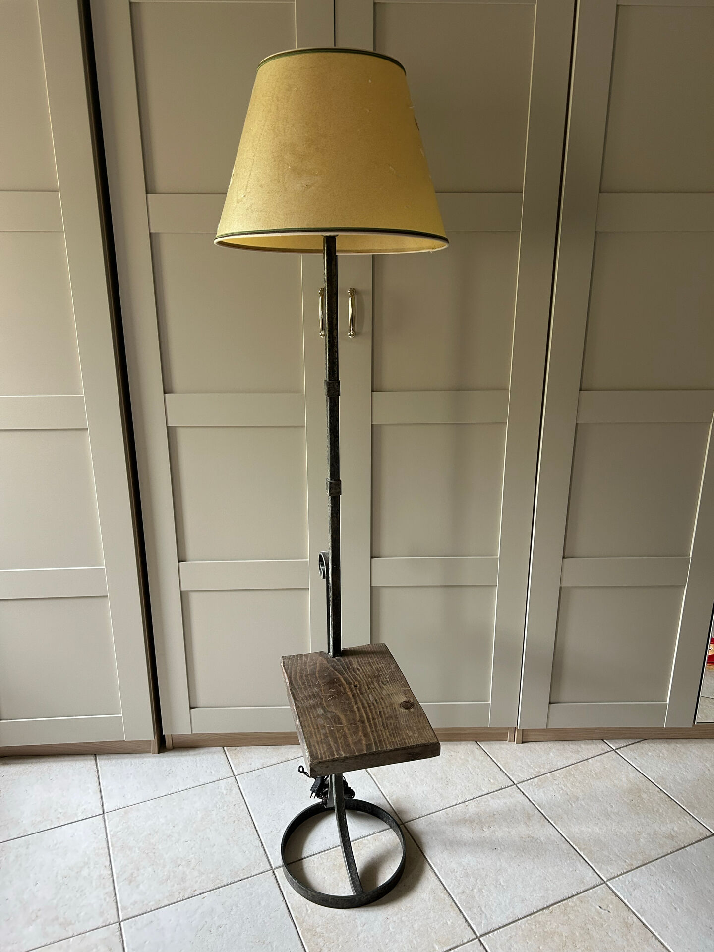Lampe sur pied