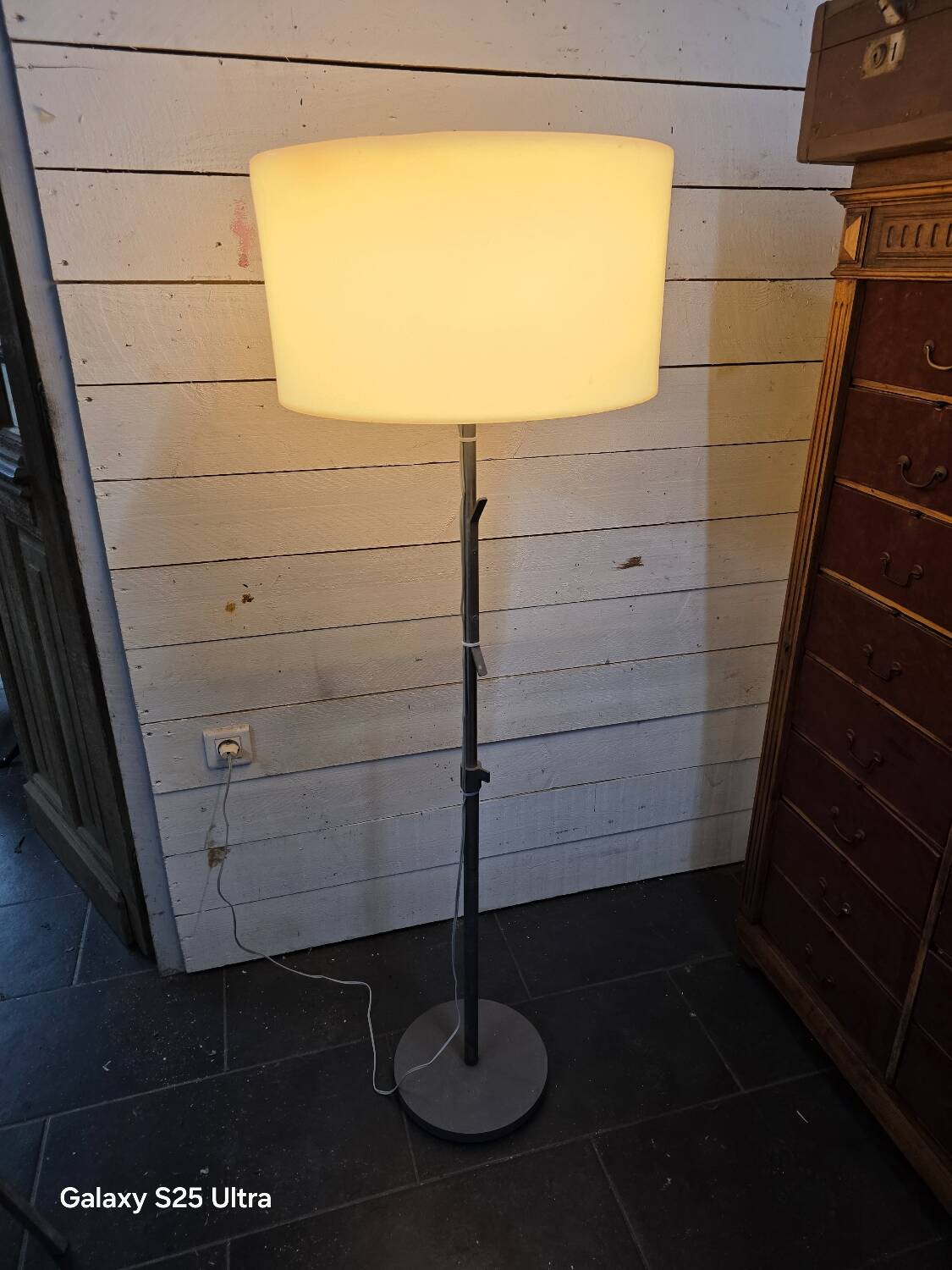 Lampadaire Space Age design 1970  Abat-jour Ø48cm