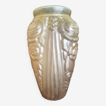 Vase Art Déco en verre dépoli moulé et pressé, couleur jaune champagne
