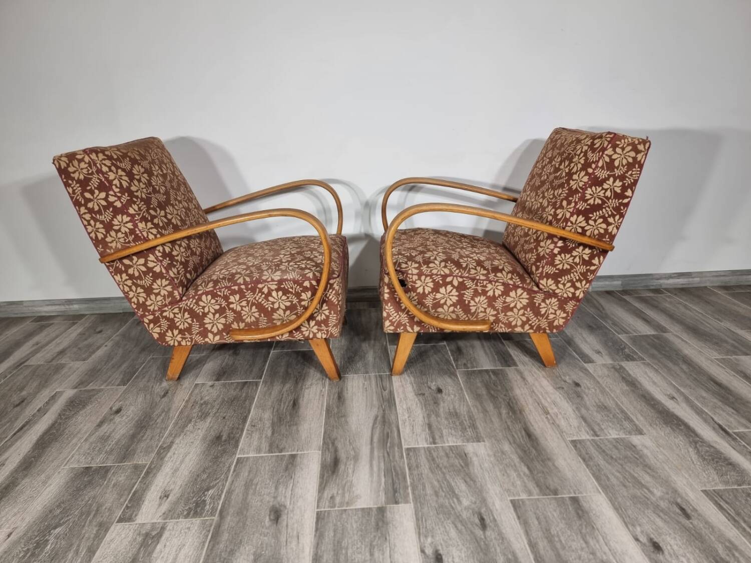 Art deco armchair by Jindrich Halabala