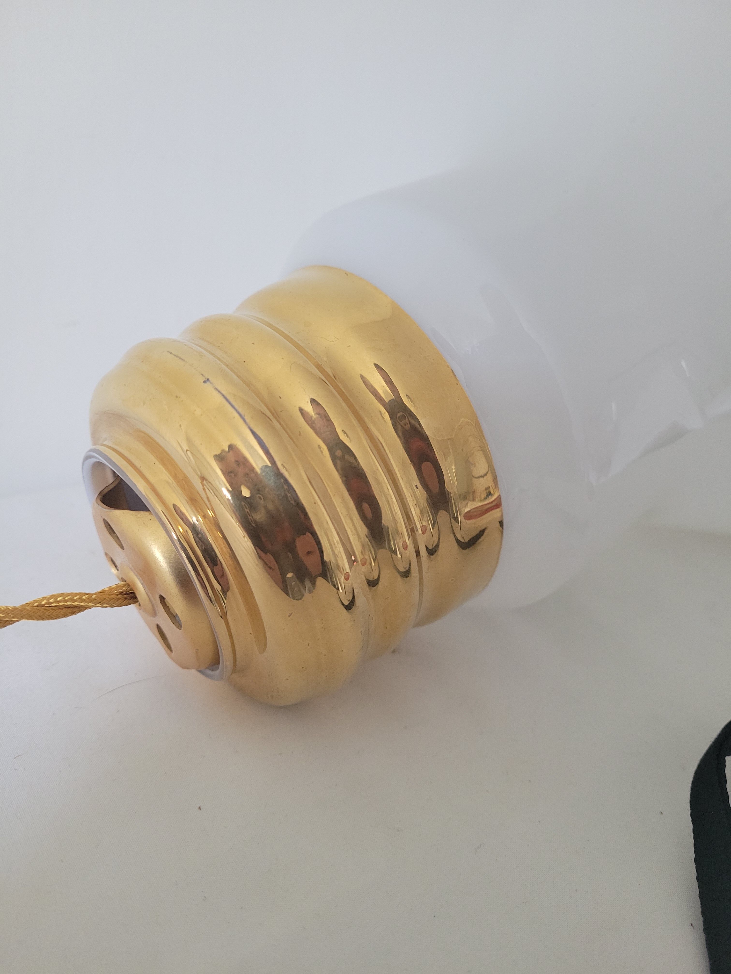 Opaline suspension in the shape of an eagle