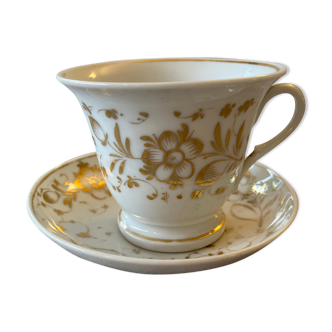 Tasse et soucoupe en porcelaine