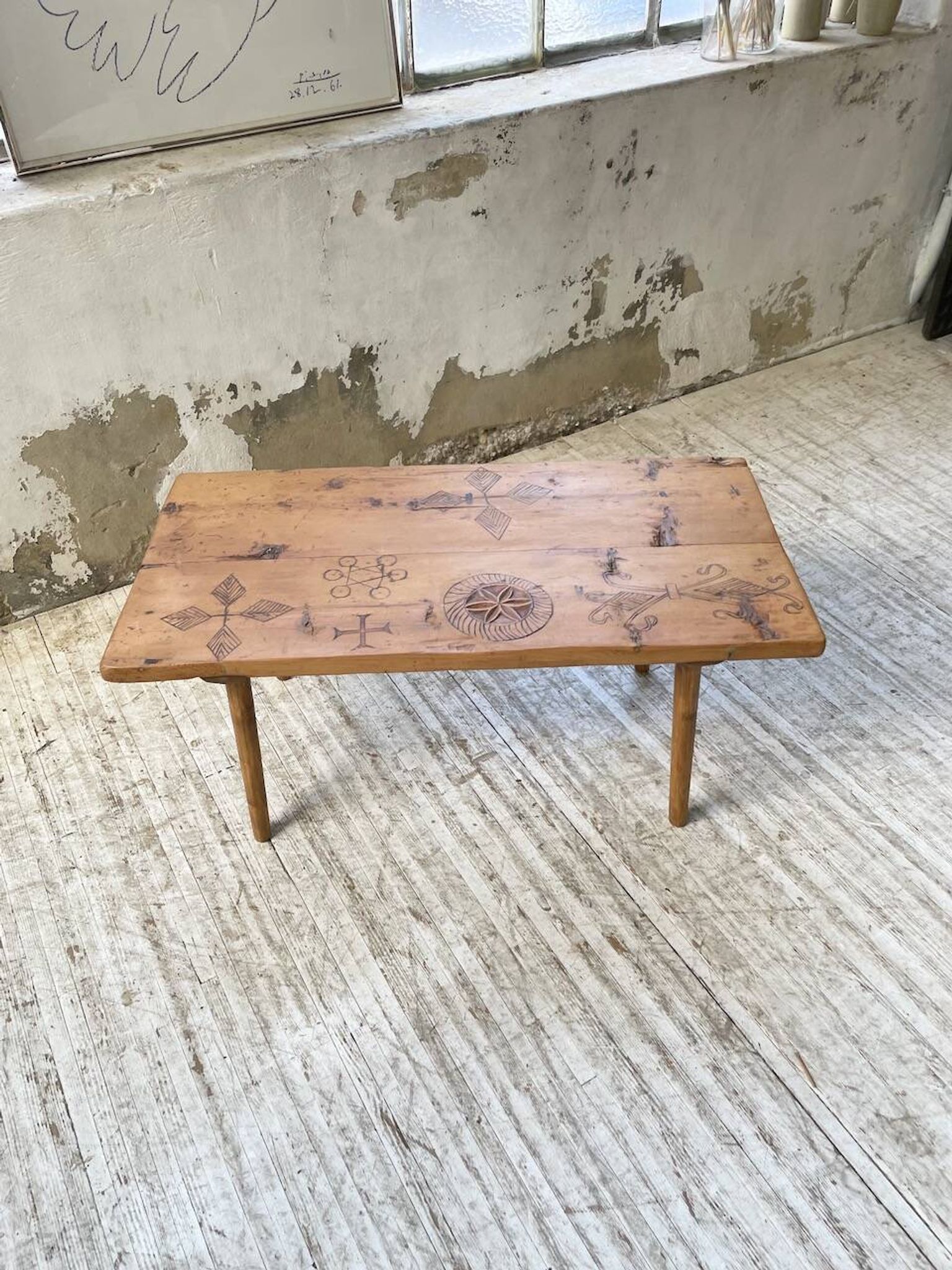 Popular art coffee table Switzerland 1900
