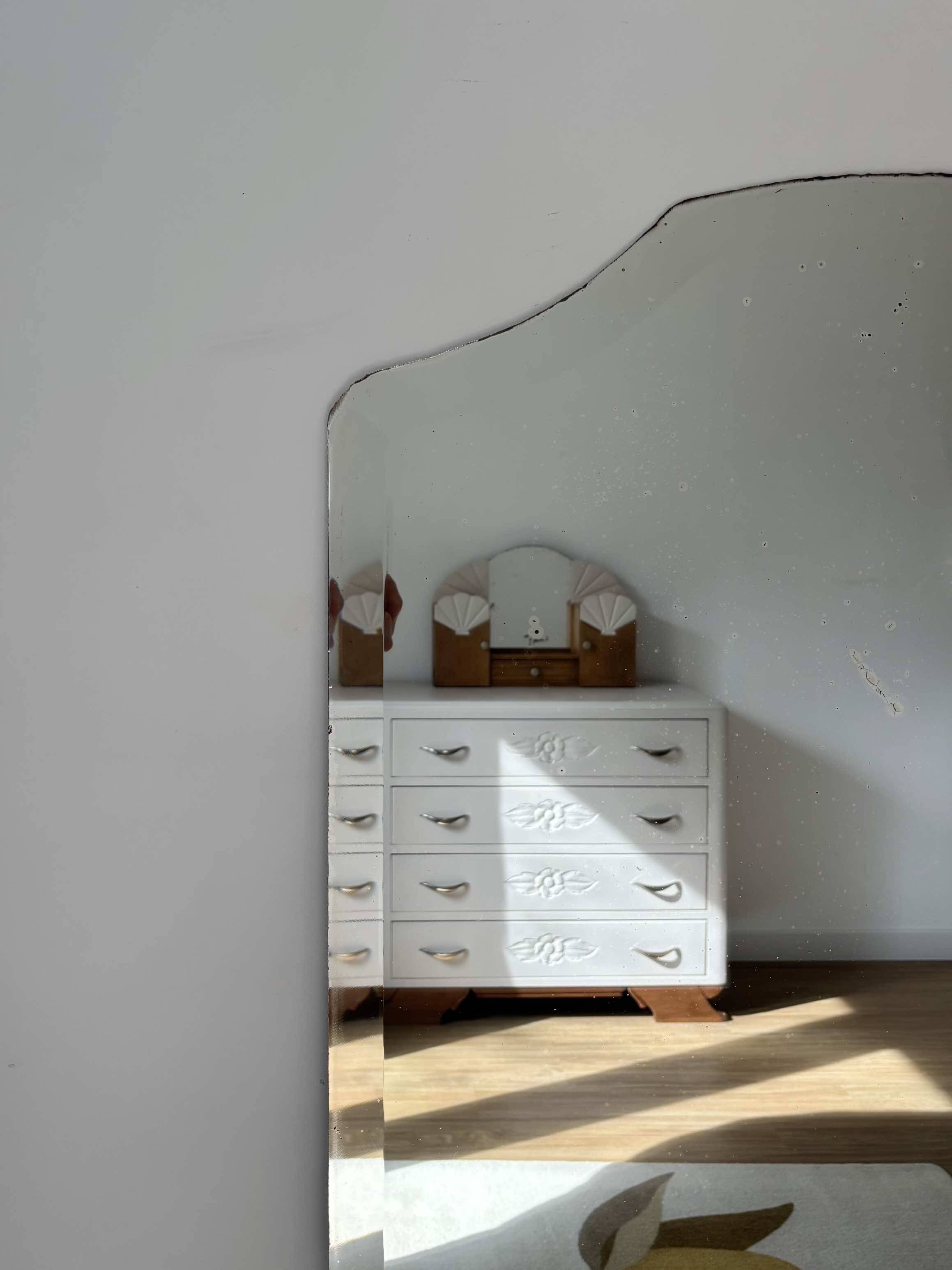 Large bevelled mirror