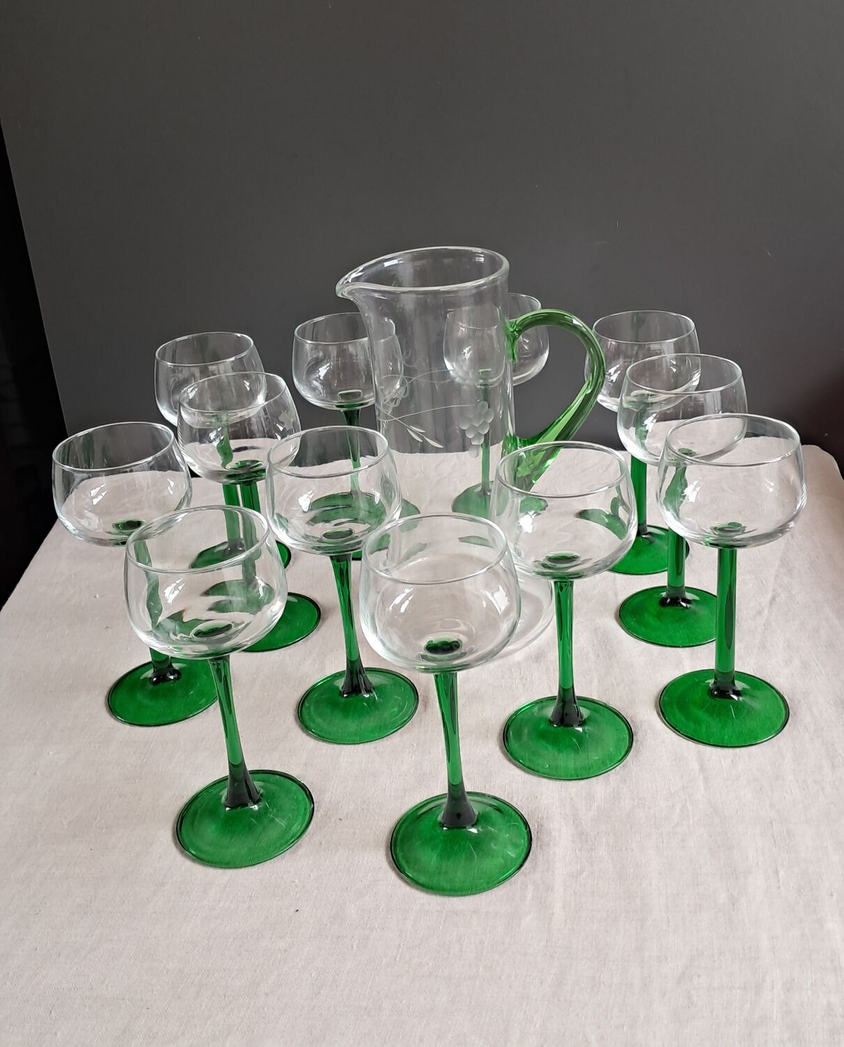 Carafe and balloon glasses for Alsace wine