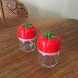 Salt and pepper shaker, tomato-shaped