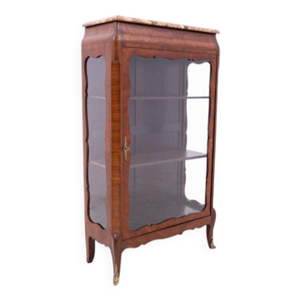 Small antique French display cabinet from around 1910. After renovation.
