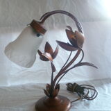 Bedside lamp / table in metal dore decor 2 flowers