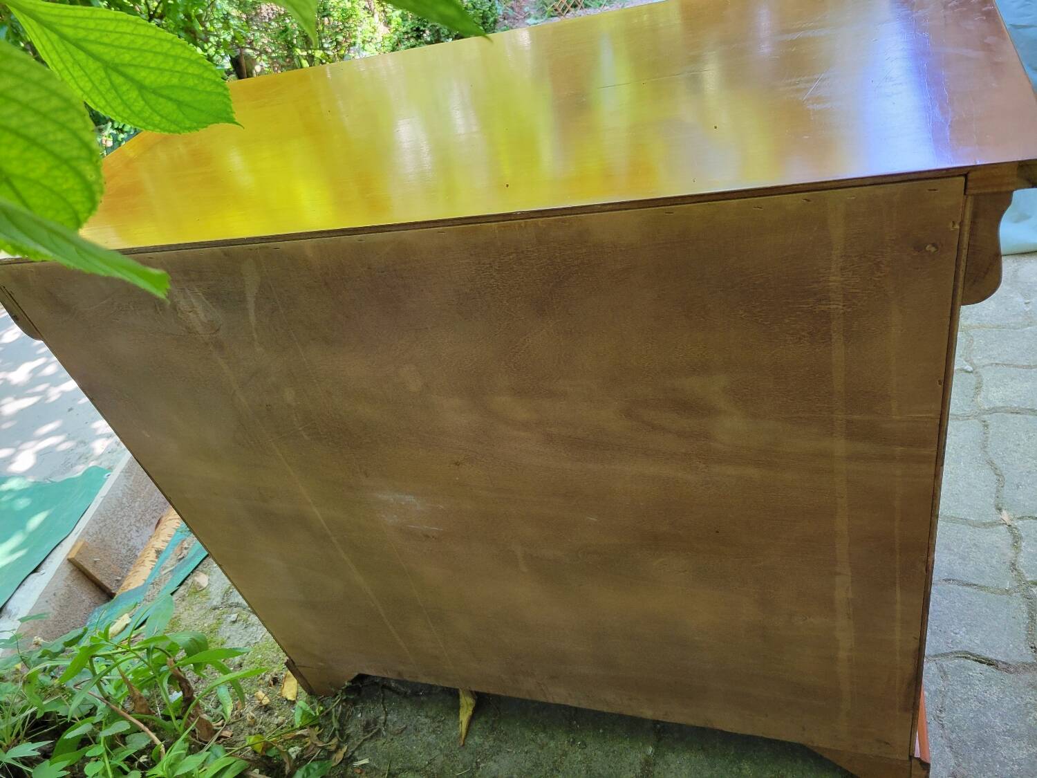 Louis Philippe cherry chest of drawers with lock